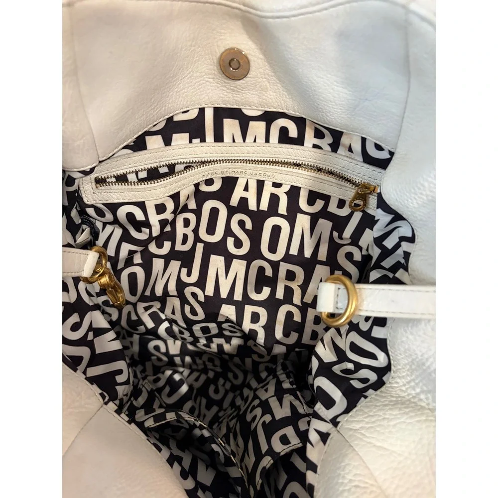 Marc by Marc Jacobs Cream Classic Q Fran Leather Hobo Crossbody Bag